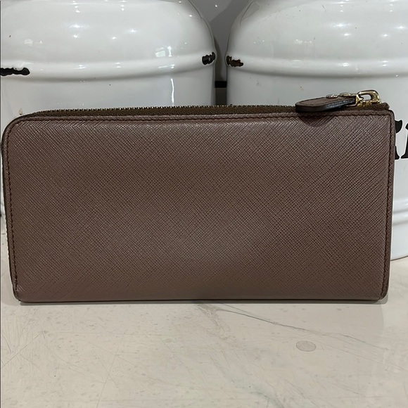 Salvatore Ferragamo Brown/purple Wallet with Gold Accents - Picture 3 of 11